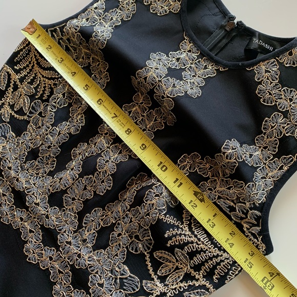 Tadashi Shoji Embroidered Cocktail Dress. 0. NWT. Black Gold Lace Bodice & Hem - Picture 7 of 15